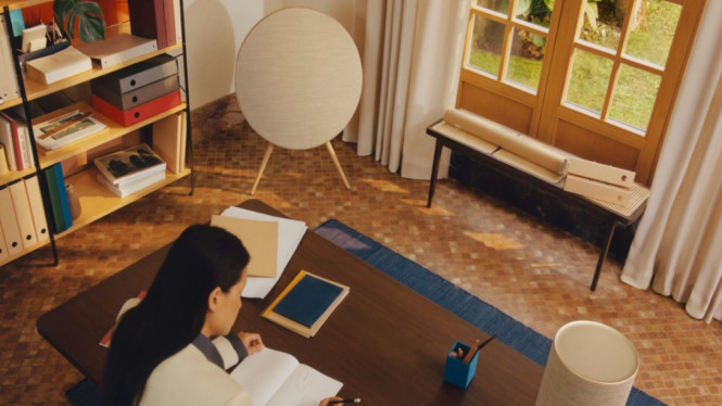 Bang &amp; Olufsen Rayakan 100 Tahun, Beoplay H100: Elegan, Canggih, dan Sarat Warna Nostalgia, Beosound A5: Portabilitas dengan Sentuhan Vintage, Beosound A9: Suara Ruangan yang Memukau, Harga dan Ketersediaan