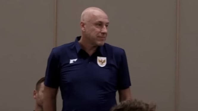 Alexander Zwiers, Dilema Kultur: Pemain Belanda, Pelatih Asia?, Zwiers: Nasionalitas Bukan Penentu Utama, Peluang Pelatih Jepang Makin Terbuka, Menuju Era Baru Sepak Bola Indonesia