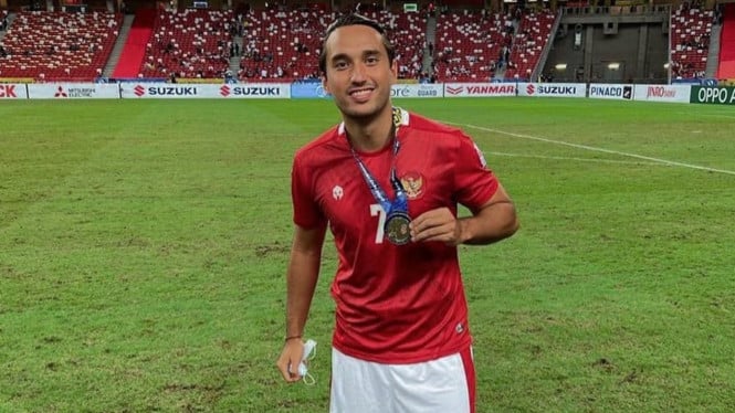 Ezra Walian