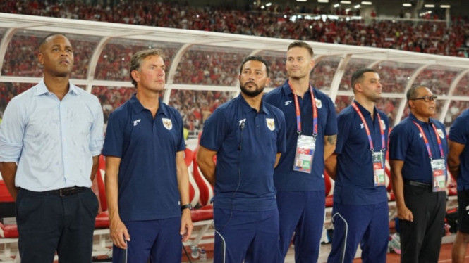 Belum Ada Rapat, Belum Ada Nama! PSSI Bantah Kencang Isu Pelatih Baru Timnas, Asal-Usul Hoaks: Mengapa Isu Pelatih Baru Timnas Menyebar Luas?, Proses Seleksi Pelatih Masih di Tahap Awal, PSSI Bantah Erick Thohir Ambil Keputusan Sendiri, Mengapa PSSI Butuh Waktu? Ini Pertimbangan Strategisnya, Peran Publik: Jangan Jadi Penyebar Hoaks, Apa yang Harus Ditunggu Penggemar Timnas Indonesia?, Kesimpulan: Sabar, Transparan, dan Berbasis Data