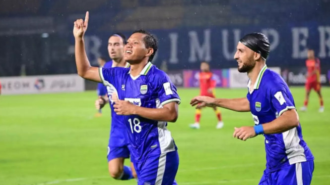 Adam Alis, Ringkasan Berita:, Performa Stabil Jadi Jawaban Elegan untuk Kluivert, Persib Kukuh di Asia, Timnas Masih Krisis, Jawaban di Lapangan Adalah yang Terbaik