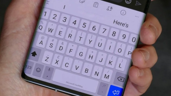 Gen Alpha Tak Akan Pernah Mengetik Lagi! 2028 Jadi Era Kerja dengan Suara, Bukan Keyboard, Prediksi LSE: “Pertama Ucap, Lalu Edit” Bukan “Ketik dari Nol”, Mengapa Suara Lebih “Manusiawi” dalam Proses Kerja Kreatif?, Kritik dari Para Ahli: Suara Tak Bisa Gantikan Tulisan, Masa Depan Hybrid: Bukan “Suara vs Keyboard”, Tapi “Suara + AI + Teks”, Tren Pendukung: AI Glasses dan Asisten Suara yang Semakin Cerdas, Kesimpulan: Revolusi, Bukan Penggantian Total