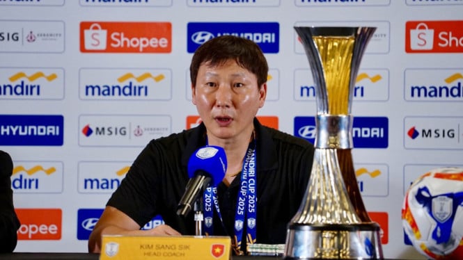 Kim Sang-sik, Kebiasaan Buruk Pemain Vietnam yang Dilarang Kim Sang-sik, Tekanan dan Perubahan Besar di Tim Vietnam, Dua Gelar Juara dan Misi SEA Games 2025, Pelajaran Berharga untuk Timnas Indonesia, Misi Kim Sang-sik untuk Masa Depan Vietnam