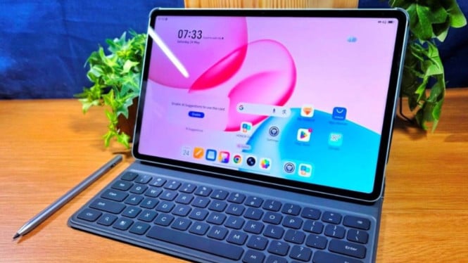Honor Pad 10: Kelebihan dan Kekurangan yang Wajib Dipahami Sebelum Membeli, Layar Besar dan Visual Tajam, Desain Cantik dengan Bodi Tipis, Harga dan Paket Penjualan yang Nilai Tambah, Performa Stabil untuk Aktivitas Harian, Kamera Cukup untuk Kebutuhan Dasar, Baterai Tahan Lama untuk Penggunaan Dua Hari
