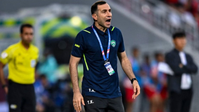 Timur Kapadze, Ringkasan Berita:, Profil Singkat Timur Kapadze dan Jejak Kariernya, PSSI dan Rencana Pengganti Patrick Kluivert, Reaksi dan Antusiasme Suporter Indonesia, Peluang dan Tantangan Jika Resmi Melatih Garuda