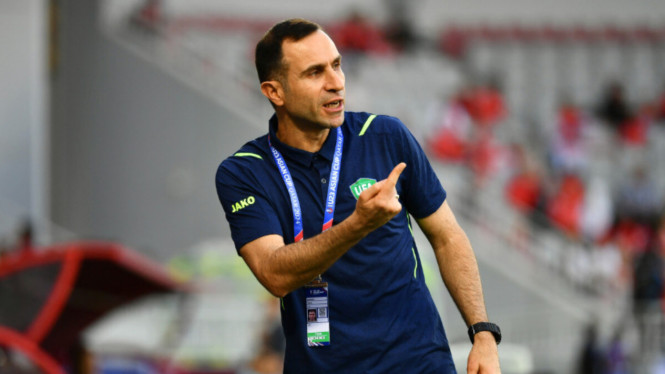 Timur Kapadze, Kapadze Akui Siap Latih Timnas Indonesia, Diminati China dan Turki, Persaingan untuk PSSI Kian Ketat, Profil Singkat Timur Kapadze dan Gaya Kepelatihannya, PSSI Didorong Ambil Keputusan Tepat