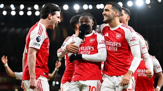 Prediksi Arsenal vs Bayern Muenchen: Duel Puncak Klasemen Liga Champions!, Head-to-Head: Riwayat Pertemuan yang Tak Pernah Membosankan, Arteta vs Kompany: Reuni Mantan Rekan di Bawah Asuhan Guardiola, Performa Terkini: Grafik Sama, Ambisi Tak Terbatas, Kondisi Tim &amp; Pemain Kunci, Bayern Muenchen: Stabil di Bawah Kompany, Prediksi Susunan Pemain, Analisis Taktik: Pertahanan vs Transisi Cepat, Prediksi Skor: Ketat, Tapi Emirates Berpihak ke Gunners, Kesimpulan: Lebih dari Sekadar Tiga Poin