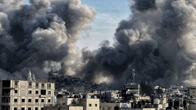 Israel Klaim Ditembaki, Langsung Balas Gempur Gaza, 21 Nyawa Melayang, Kronologi Serangan: Lima Serangan Udara dalam Satu Malam, Klaim Israel: “Teroris Bersenjata” Tembak Tentara dari Garis Kuning, Gencatan Senjata yang Rapuh: Janji Damai yang Cepat Pudar, Dampak Kemanusiaan: Bantuan Terganggu, Warga Terjebak, Respons Internasional: Kecaman, Seruan, dan Kebisuan Strategis, Apa yang Terjadi Selanjutnya? Ancaman Eskalasi Penuh, Kesimpulan: Damai yang Belum Kunjung Tiba
