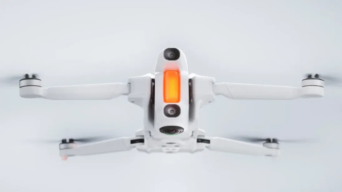 Drone Revolusioner! Antigravity A1 Bawa Kamera 360 Derajat 8K, Harga Bikin Penasaran, Kamera 360 Derajat Bawaan: Lompatan Besar dalam Visual Drone, Performa Terbang: Jangkauan 23 km &amp; Waktu Udara 39 Menit, Imersif dengan Vision Goggles: Pengalaman VR Langsung dari Langit, Mengapa Antigravity A1 Berpotensi Mengguncang Pasar Drone?, Ketersediaan Global dan Prospek Masuk ke Indonesia, Tantangan dan Pertanyaan yang Perlu Dijawab, Kesimpulan: Era Baru Konten Imersif Dimulai dari Langit