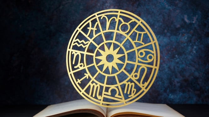 6 Zodiak Penuh Peluang Finansial di Akhir 2025, Siapa Paling Diuntungkan?, Aries: Pekerjaan Tertunda Mulai Berbuah Hasil, Taurus: Keuangan Stabil yang Beranjak Meningkat, Leo: Peluang Keuangan dari Koneksi dan Jejaring, Virgo: Panen dari Konsistensi Sepanjang Tahun, Scorpio: Peluang Rezeki Baru dari Arah Tak Terduga, Capricorn: Masa Emas Menuju Stabilitas Finansial