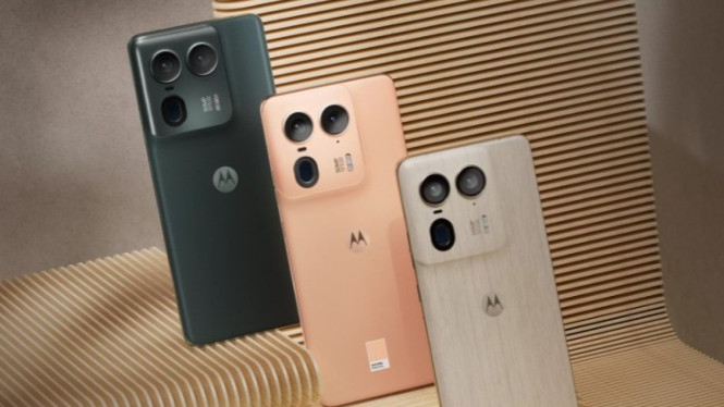 Bocoran Gila! Edge 70 Ultra Pakai Snapdragon 8 Gen 5, Harga Tembus Rp14 Juta?, Jeroan Gahar: Snapdragon 8 Gen 5 dengan Arsitektur 3nm dan AI On-Device, Desain &amp; Layar: Premium dengan Layar 1.5K OLED, Sistem Kamera: Periskop Telefoto Jadi Andalan, Strategi Peluncuran &amp; Harga yang Diperkirakan, Posisi di Ekosistem Motorola: Di Atas Edge 70, di Bawah Razr Ultra, Kesimpulan: Motorola Kembali ke Jalur Flagship Penuh