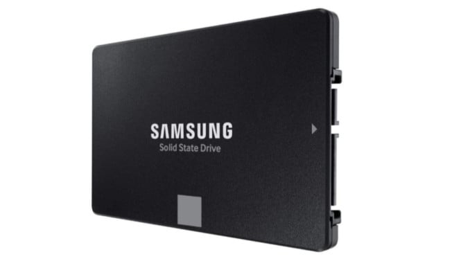 Isu Penghentian SSD SATA Bikin Heboh, Ini Jawaban Resmi Samsung, Awal Mula Isu: Video YouTube yang Bikin Heboh, Mengapa SSD SATA Masih Penting di Tahun 2025?, Apa yang Akan Terjadi Jika Samsung Benar-Benar Hentikan SSD SATA?, Tekanan Pasar yang Masih Ada: AI dan Kenaikan Harga SSD, Posisi Samsung dalam Ekosistem Penyimpanan Global, Kesimpulan: SSD SATA Masih Aman, Setidaknya untuk Saat Ini