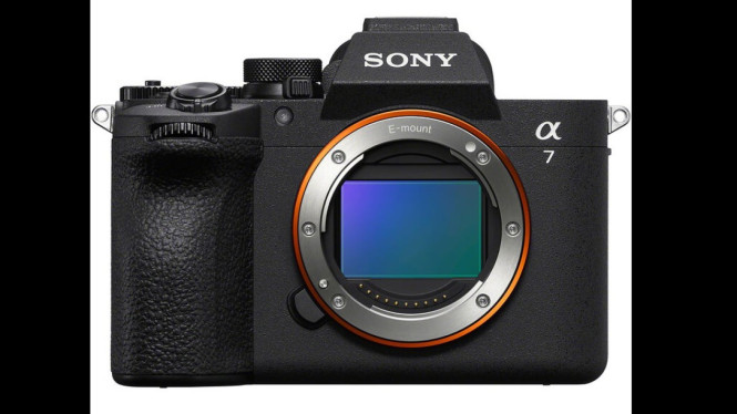 Sony A7 V, Desain &amp; Operabilitas: Lebih Nyaman untuk Penggunaan Profesional, Performa Foto: 33MP, 30 fps Tanpa Blackout, dan Dynamic Range 16 Stop, Kemampuan Video Sinematik: Dari 7K Oversampling hingga 4K 120p, Konektivitas Modern: Wi-Fi 6E dan Integrasi Ekosistem, Harga dan Ketersediaan di Indonesia, Siapa yang Cocok Menggunakan Sony A7 V?, Kesimpulan: Standar Emas Baru untuk Kamera Full-Frame Hybrid