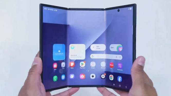 Harga Ganti Layar Z TriFold Bisa Habis Rp20 Juta? Ini Faktanya!, Galaxy Z TriFold: Inovasi Berisiko Tinggi, Rincian Biaya Perbaikan: Dari Murah ke Selangit, Mengapa Biayanya Begitu Tinggi?, Ketersediaan Terbatas: Bukan Cuma Mahal, Tapi Juga Susah Diperbaiki, Samsung Belum Konfirmasi, Tapi Pola Ini Sudah Dikenal, Apa Arti Ini bagi Konsumen?, Masa Depan Foldable: Antara Inovasi dan Aksesibilitas, Kesimpulan: Inovasi yang Harus Dibayar Mahal