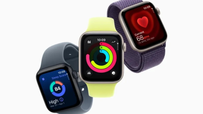 Nggak Lagi Versi Hemat Polos, Apple Watch SE 3 Kini Punya Always-on Display, Layar Always-on Akhirnya Hadir di Seri SE, Pakai Chipset Terbaru, Performa Lebih Panjang Umur, Fast Charging Masuk ke Seri Paling Terjangkau, Tetap Dua Ukuran, Kini Lebih Tahan Benturan, Fitur Kesehatan Fokus ke Kebutuhan Dasar, Hanya Versi GPS di Indonesia, Harga Resmi Apple Watch SE 3 di Indonesia