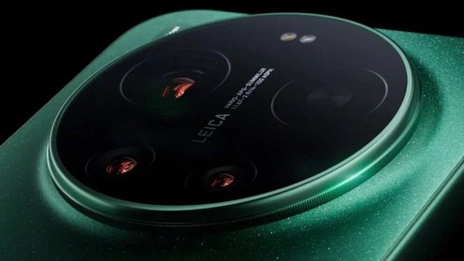 Xiaomi 17 Ultra Resmi Meluncur: Kamera Leica 1 Inci &amp; Baterai 6800mAh!, Layar M10 OLED LTPO 6,9 Inci: Terang, Tajam, dan Nyaman untuk Mata, Performa Puncak: Snapdragon 8 Elite Gen 5 dengan Pendinginan Canggih, Kamera Leica 1 Inci: Fotografi Malam &amp; Kontras Tak Tertandingi, Xiaomi 17 Ultra Leica Edition: Bukan Sekadar Skin Ini Pengalaman Kamera Nyata, Baterai 6800mAh: Terbesar di Seri Ultra, Dukungan Pengisian Super Cepat, Fitur Lengkap: Dari IP69 hingga Kompatibilitas Apple, Harga dan Ketersediaan, Kesimpulan: Flagship Fotografi Paling Komprehensif 2025