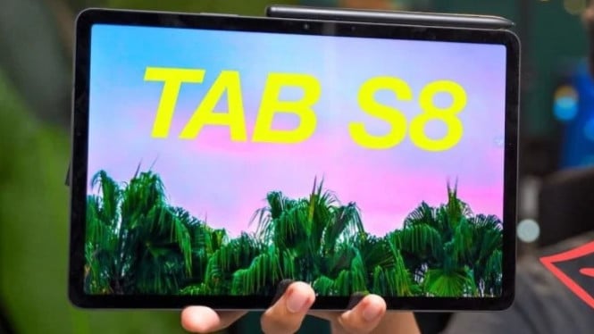 Tablet Samsung Galaxy Tab S8 Masih Layak Dibeli? Ini Plus Minusnya di Kelas Flagship, Desain Ringkas dengan Material Premium, Layar 120Hz yang Nyaman di Mata, Audio Dolby Atmos untuk Hiburan, Samsung DeX untuk Produktivitas, Kamera Depan Ideal untuk Video Call, Performa Snapdragon yang Masih Kuat, Daya Tahan Baterai Sehari Penuh