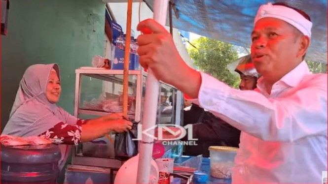 Harga Elpiji Naik, Dedi Mulyadi Sebut Kotoran Sapi Bisa Jadi Bahan Bakar Dapur, Dedi Mulyadi Dorong Biogas dari Kotoran Sapi, Harga Elpiji Nonsubsidi di Jawa Barat Naik, Peternak di Bandung Barat Manfaatkan Biogas, Kayu Bakar dan Kompor Listrik Jadi Pilihan Lain, Kemandirian Energi Warga Jabar Jadi Sorotan