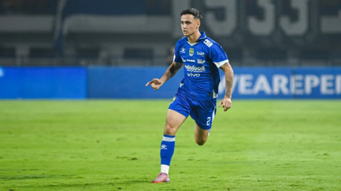 Tanpa Eliano dan Beckham, Tiga Pemain Persib yang Dipanggil Ternyata..., Tiga pemain Persib masuk daftar TC Timnas Indonesia, Pemanggilan pertama di era John Herdman, Eliano Reijnders dan Beckham Putra tidak masuk daftar, Piala AFF 2026 jadi agenda utama, TC bisa berkaitan dengan FIFA Matchday Juni, Saddil Ramdani kembali mendapat kesempatan