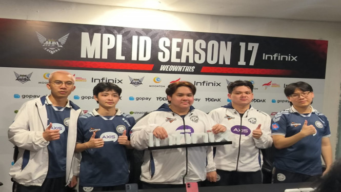 EVOS vs Alter Ego MPL ID S17: Macan Putih Menang Dramatis 2-1, Strategi Agresif Alter Ego di Game Pertama, Momentum Balik EVOS Esports pada Game Kedua, Dominasi Alberttt Pastikan Kemenangan Game Ketiga, Dampak Kemenangan Terhadap Klasemen Sementara