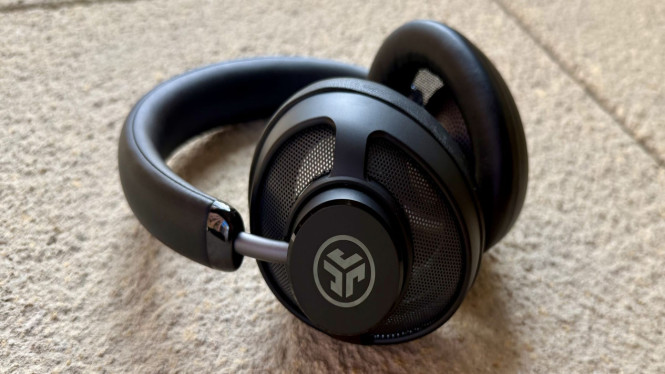 Review JLab JBuds Open Wireless: Inovasi yang Berisiko?
