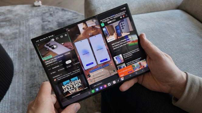 Samsung Galaxy Z TriFold Dapat Pembaruan One UI 8.5 dengan UI Baru dan Fitur Segar, Antarmuka Baru yang Membawa Nuansa Segar pada Galaxy Z TriFold, Ukuran Update yang Cukup Besar, Jadi Siapkan Koneksi Stabil, Fitur Baru yang Membuat Galaxy Z TriFold Makin Fungsional, Ketersediaan Update Masih Terbatas di Korea Selatan, Bagaimana Cara Mengecek dan Mengunduh Update?