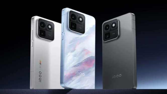 iQOO 15T Resmi Meluncur, Layar AMOLED 2K dengan Refresh Rate 144Hz, Dimensity 9500 Monster Edition Jadi Senjata Utama, Sistem Operasi Android 16 dan Janji Performa Jangka Panjang, Kamera 200MP dengan Zoom Hingga 40x, Baterai 8000mAh Siap Temani Gaming Seharian, Fitur Lengkap untuk Gaming dan Aktivitas Harian, Harga iQOO 15T dan Varian Warna