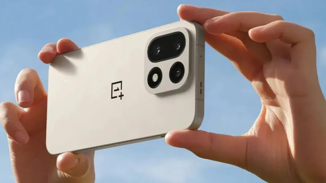 OnePlus 16 Resmi Pakai Snapdragon 8 Gen 6 Pro &amp; Kamera 200MP!, Snapdragon 8 Elite Gen 6 Pro (SM8975): Bukan Sekadar Nama “Pro”, Layar 240Hz dengan Bezel 1mm: Desain yang Nyaris Tanpa Batas, Kamera Tele 200MP: Jawaban atas Kritik Terhadap OnePlus 15, Harga Naik 25%: Apakah Masih Sebanding?, Jadwal Rilis &amp; Pesaing Langsung, Kesimpulan: OnePlus 16, Titik Balik Menuju Premium Sejati