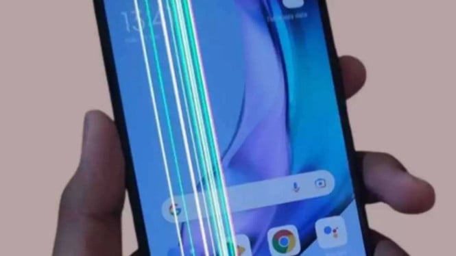 Layar OLED Bergaris, 1. Restart Perangkat Terlebih Dahulu, 2. Gunakan Fitur Pixel Refresh, 3. Masuk ke Safe Mode, 4. Lakukan Tes Menggunakan Screenshot, 5. Periksa Konektor Layar, 6. Perbarui Sistem Operasi, 7. Kurangi Tingkat Kecerahan Layar, 8. Factory Reset Sebagai Opsi Terakhir