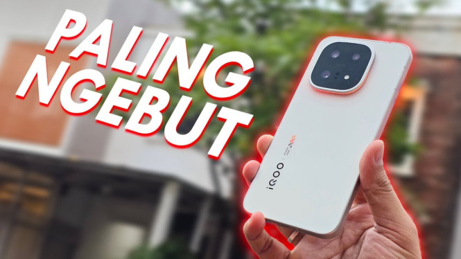 iQOO 15 Resmi Meluncur: Harga Rp13 Juta, Layak Jadi Monster Flagship?, Dominasi Performa Gaming dengan Snapdragon 8 Elite, Revolusi Fotografi Mobile: Kembalinya Lensa Periscope 50MP, Layar OLED Canggih dan Kenyamanan Visual Maksimal, Energi Tak Terbatas: Baterai Jumbo 7.000 mAh, Analisis Kelayakan Harga di Tengah Persaingan Ketat