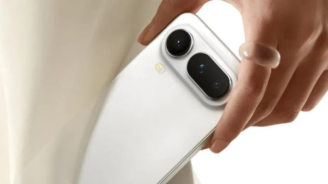 Honor Magic 8 Pro Air Hadir: Ringan 155g, Kamera Tele 64MP!, Desain Ultra-Tipis dan Super Ringan: Rekor Baru di Kelas Flagship, Sistem Kamera Triple-Lens dengan Telefoto Periskop 64MP, Baterai 5.500mAh + Pengisian Cepat 80W: Daya Tahan Tanpa Kompromi, Posisi Strategis: Melawan iPhone dan Galaxy dengan Keunggulan Unik, Ketersediaan dan Ekspektasi Pasar, Kesimpulan: Flagship yang Nyaman di Tangan, Gahar di Performa