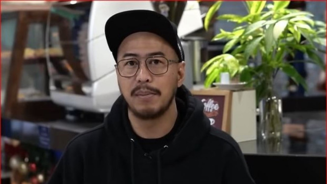 Bukan Takut, Pandji Pragiwaksono Jelaskan Alasan Anies Tak Dibahas di Mens Rea, Figur yang Tidak Dibahas dalam Mens Rea, Pejabat Aktif yang Dibahas dalam Mens Rea, Pengecualian untuk Presiden, Kasus Spesifik di Luar Jabatan, Menepis Tuduhan Kedekatan Politik