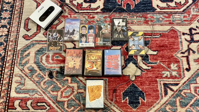 Pengembalian Analog 2026: Mengapa Kaset 90-an Jadi Detoks Digital, Alasan Utama Tren Pengembalian Analog 2026, Nostalgia Fisik: Menemukan Kembali Album Kaset Era 90-an, Kebangkitan Pemutar Kaset Modern, Mencari Kedamaian di Tengah Kebisingan Digital