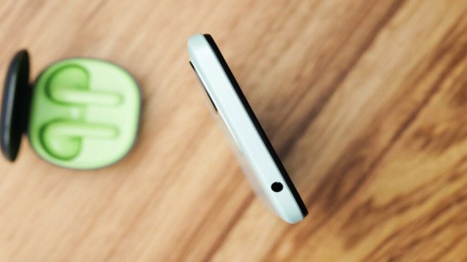 Xiaomi 2026: Jack Audio 3.5mm Mati? Ini Daftar HP yang Masih Punya, Mengapa Jack Audio 3.5mm Dibuang dari Flagship Xiaomi?, Benteng Terakhir: Daftar HP Xiaomi yang Masih Punya Jack Audio 3.5mm, Solusi Audio Berkabel: Upgrade Menggunakan USB-C DAC Aktif, Proyeksi Masa Depan Audio Xiaomi di Bawah HyperOS