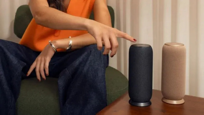 Motorola Rilis Speaker Portabel Pertama dengan Tuning Bose!, Desain Elegan dengan Sentuhan Material Mewah, Kualitas Suara Tuning Bose: 30W dengan Woofer, Tweeter, dan Radiator Pasif, Baterai 6000mAh dan Sertifikasi IP67: Siap untuk Segala Kondisi, Revolusi Pengalaman Audio dengan Ultra-Wideband (UWB), Aplikasi Pintar: Gesture, RoomShift, dan Integrasi Ekosistem, Konektivitas Lengkap: Wi-Fi, Bluetooth 5, dan Kompatibilitas Universal, Harga dan Ketersediaan Global, Kesimpulan: Bukan Sekadar Speaker Tapi Masa Depan Audio Personal