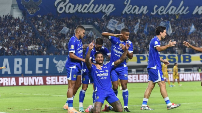 Link Live Streaming Persib vs PSBS Biak Malam Ini, Pukul 19.00 WIB!, Jadwal &amp; Lokasi Pertandingan: Persib vs PSBS Biak, Peringatan dari Bojan Hodak: PSBS Bukan Tim Biasa, Statistik Pertandingan: Persib Jauh di Atas, Tapi Waspada Kejutan, Faktor Kunci yang Bisa Pengaruhi Hasil Laga, Link Live Streaming Resmi Persib vs PSBS Biak, Prediksi Susunan Pemain (Perkiraan), Prediksi Skor: Persib Menang, Tapi Tak Mudah, Kesimpulan: Fokus Jadi Kunci Kemenangan