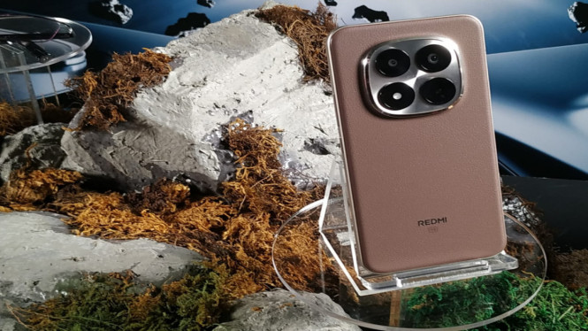 Redmi Note 15 Pro+ 5G: Ketahanan Ekstrem dan Baterai SiC 6.500mAh, Revolusi Ketahanan Fisik: Redmi Note 15 Pro+ 5G Raih Empat Sertifikasi IP, Debut Teknologi Baterai dan Performa Chipset, Kekuatan Visual dengan Kamera 200MP, Analisis Posisi Redmi Note 15 di Pasar Flagship Killer
