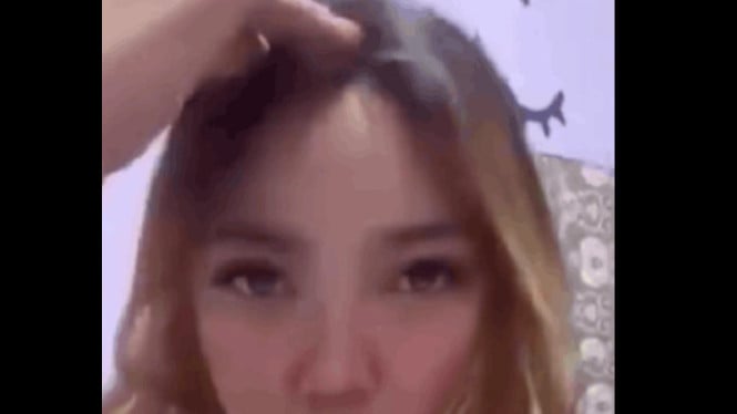 Link Video Dewasa Viral Yaya Rasyid: Fakta atau Hoaks? Waspada Link Berbahaya!, Awal Mula Viral: Dari TikTok ke Seluruh Platform Sosial, Bahaya Nyata: Link Palsu yang Mengancam Keamanan Digital, Peringatan Resmi: Jangan Klik Tautan Mencurigakan!, Pelajaran Penting: Etika, Privasi, dan Literasi Digital, Respons Komunitas dan Potensi Dampak Jangka Panjang, Kesimpulan: Viral Bukan Berarti Benar