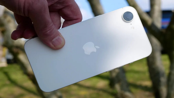 iPhone 17e: MagSafe Hadir, Kapan Tanggal Rilis Resminya?, Tanggal Peluncuran iPhone 17e yang Diperkirakan 19 Februari, Upgrade Krusial iPhone 17e: MagSafe dan Modem Cepat, Fitur yang Dipertahankan: Poni Layar Tetap Ada, Analisis Prospek dan Dampak Pasar