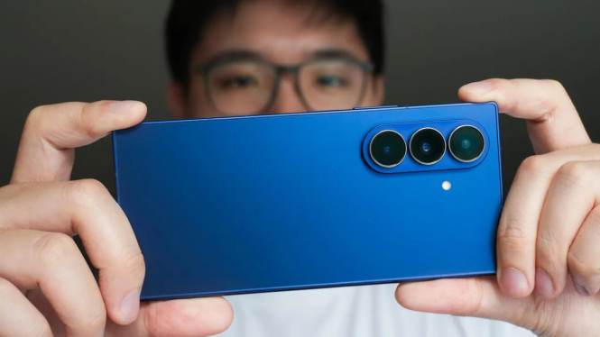 Baterai Samsung Galaxy Tahan Lama: 7 Trik Optimasi Ahli, Optimasi Layar: Mode Gelap dan Kecerahan Adaptif, Manajemen Aplikasi Intensif Daya, Optimalisasi Konektivitas dan Konten, Analisis Strategi Durabilitas Daya