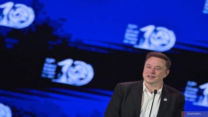 Elon Musk Bangun Pabrik Satelit di Bulan Pakai Ketapel