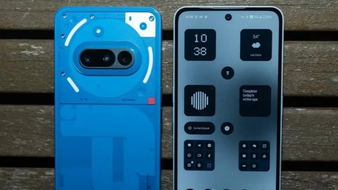 Nothing Phone (4a) &amp; (4a) Pro Bocor: Warna Cerah, Chipset Kencang, Baterai Jumbo!, Desain Baru: Akhir Zaman Monokrom, Era Warna Dimulai, Performa Melonjak: Snapdragon 7 &amp; UFS 3.1 untuk Kelas Menengah, Baterai Lebih Besar &amp; Pengisian Cepat 50W, Tahan Air &amp; Debu: IP65 untuk Ketangguhan Sehari-hari, Strategi Nothing di 2026: Fokus pada Segmen Menengah yang Cerdas, Kapan Rilis dan Berapa Harganya?, Kesimpulan: Nothing Phone (4a) Series, Evolusi yang Tepat Waktu
