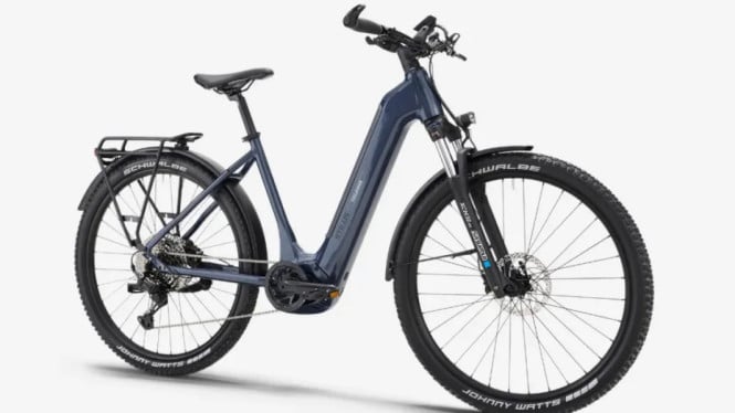 Decathlon Rilis Stilus E-Touring: E-Bike dengan Bosch &amp; Shimano, Jangkauan 130 km!, Performa Unggul Berkat Motor Bosch Performance Line CX, Baterai 750Wh: Jangkauan Hingga 130 km Tanpa Isi Ulang, Desain Ergonomis: Rangka Step-Through &amp; Ringan untuk Semua Pengguna, Komponen Kelas Atas: Shimano CUES, Suspensi Suntour, dan Ban Schwalbe, Teknologi Cerdas: Layar Bosch Kiox dengan eBike Lock, Harga dan Ketersediaan, Konteks Lebih Luas: Decathlon dan Komitmen pada Mobilitas Berkelanjutan, Kesimpulan: E-Bike Serbaguna yang Siap untuk Segala Medan