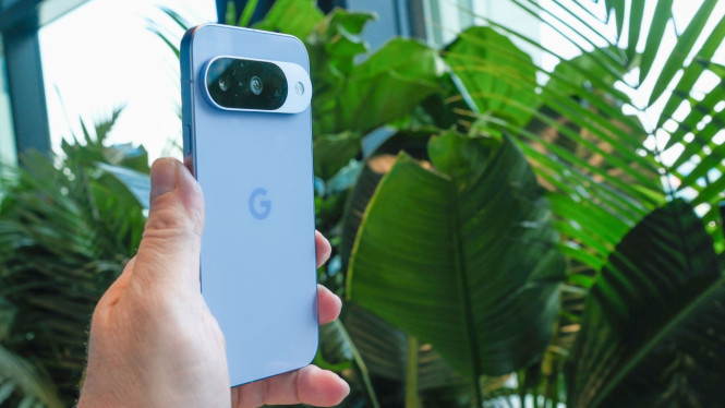 6 Fitur Baru Google Pixel Drop: Update Canggih Google Pixel 10, 1. Pencarian Outfit Instan dengan Circle to Search, 2. Magic Cue: Asisten Cerdas di Ruang Obrolan, 3. Aplikasi Now Playing yang Lebih Terorganisir, 4. Kompatibilitas Quick Share dengan AirDrop, 5. Pelacakan Barang Hilang yang Lebih Luas, 6. Kendali Gestur Tanpa Sentuh pada Pixel Watch