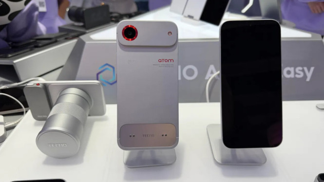 HP Modular Tecno Muncul di MWC, Usung Konsep Baterai Tumpuk