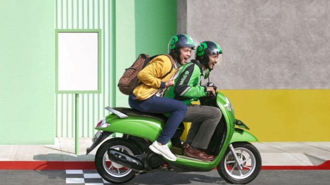 Bonus Hari Raya 2026 Ojol Gojek &amp; Grab: Sampai Rp1,6 Juta!, BHR Gojek 2026: Naik 3–4 Kali Lipat, Total Anggaran Tembus Rp110 Miliar, BHR Grab 2026: Hingga Rp1,6 Juta, Anggaran Juga Naik 2x Lipat, Mengapa BHR Penting di Era Gig Economy?, Peran Pemerintah: Dukungan Tanpa Regulasi Wajib, Kesimpulan: Apresiasi Nyata, Bukan Sekadar Gimmick