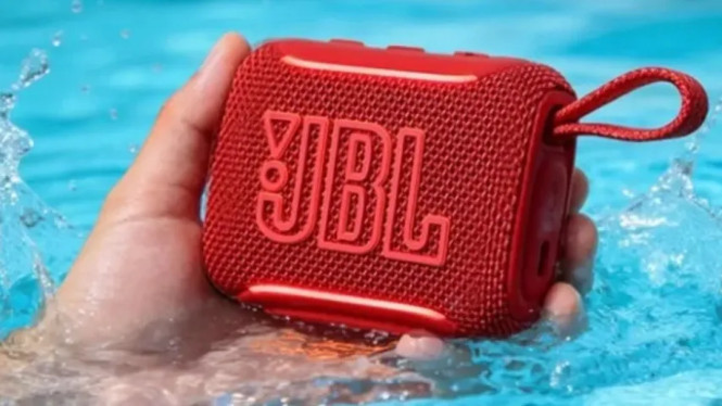 JBL Go 5 Resmi Rilis dengan Bluetooth 6.0 &amp; Lampu Ambient!, Desain Ringkas dengan Sentuhan Visual Baru: WINK Ambient Light, Tahan Air &amp; Debu Total: Sertifikasi IP68 yang Jarang di Kelasnya, Performa Audio: Disetel oleh Tim Harman Acoustics, Konektivitas Masa Depan: Bluetooth 6.0, Auracast, dan AirTouch, Fitur Revolusioner: Audio via USB-C dengan DAC Internal, Harga dan Ketersediaan: Kapan Hadir di Indonesia?, Kesimpulan: Speaker Mini Terbaik di Kelasnya?
