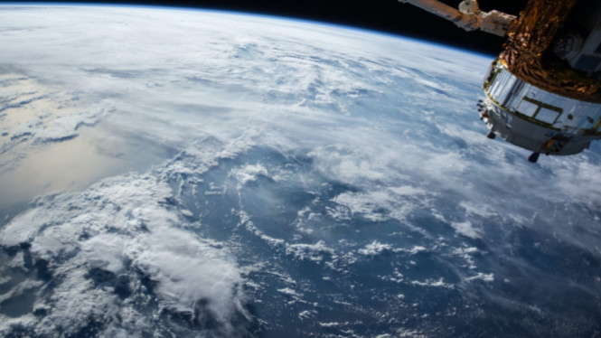 Satelit Rusia Hancur di Orbit Kuburan, Hantam Sampah Luar Angkasa