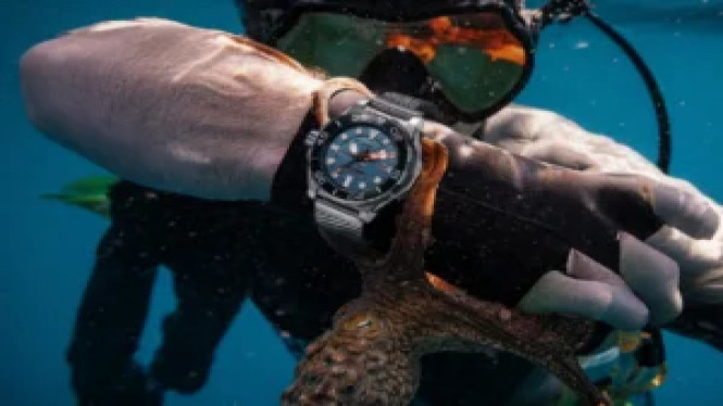 Smartwatch Tahan Air Laut? Ini Alasan Jam Selam Tetap Unggul, Material Tangguh Melawan Korosi Air Garam, Perbedaan Sistem Segel Smartwatch dan Jam Selam, Ketahanan Suhu dan Dampak Benturan, Analisis Ketangguhan di Medan Ekstrem