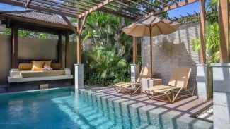Ilustrasi Vila, Resort: Liburan dengan Fasilitas Lengkap, Villa: Privasi dan Fleksibilitas, Ilustrasi Vila, Hotel: Praktis dan Terjangkau, Hotel Amanjiwo, Perbandingan Biaya dan Kecocokan, Tips Memilih Akomodasi untuk Liburan Hemat, Faktor Lain yang Perlu Dipertimbangkan